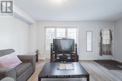 10 - 252 Penetanguishene Road, Barrie, ON - Indoor Photo Showing Living Room