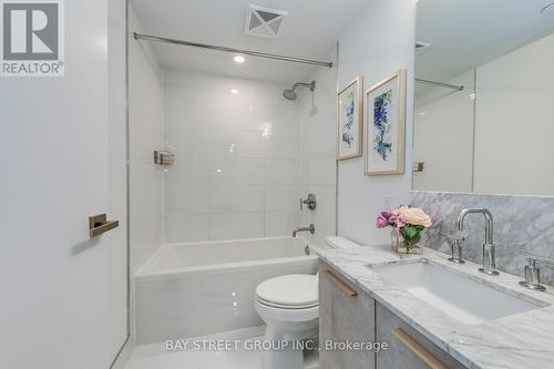 513 - 3 Gloucester Street, Toronto, ON - Indoor Photo Showing Bathroom
