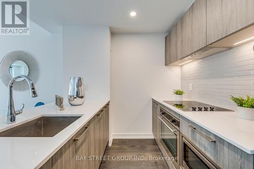 513 - 3 Gloucester Street, Toronto, ON - Indoor Photo Showing Kitchen