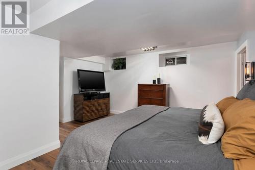 180 Walnut Street S, Hamilton, ON - Indoor Photo Showing Bedroom