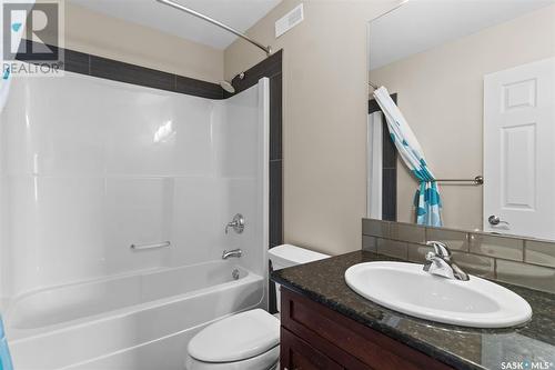 212 212 Willis Crescent, Saskatoon, SK - Indoor Photo Showing Bathroom