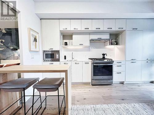 414 - 1331 Queen Street E, Toronto, ON - Indoor Photo Showing Kitchen