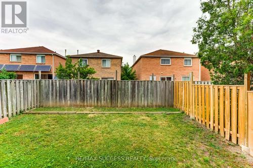 60 Gayla Street, Vaughan (Brownridge), ON - Outdoor