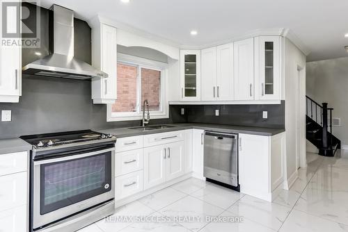 60 Gayla Street, Vaughan (Brownridge), ON - Indoor Photo Showing Kitchen