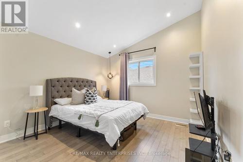 3607 Swirlingleaves Crescent, Mississauga, ON - Indoor Photo Showing Bedroom