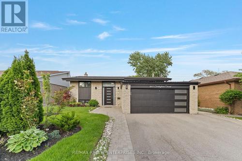 3607 Swirlingleaves Crescent, Mississauga, ON - Outdoor