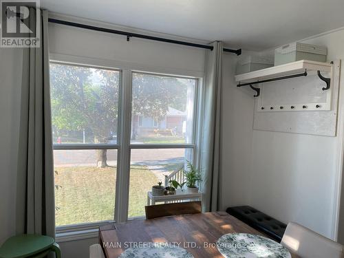 19 Beaucourt Road E, Hamilton, ON - Indoor Photo Showing Bedroom