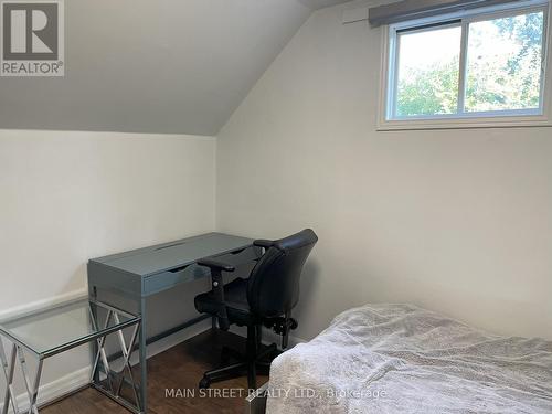 19 Beaucourt Road E, Hamilton, ON - Indoor Photo Showing Bedroom