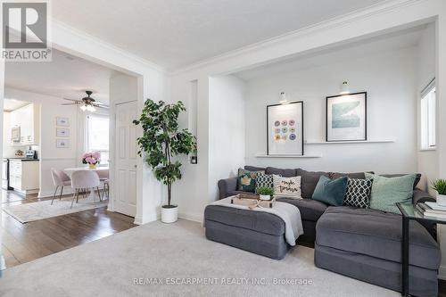 59 Chestnut Avenue, Hamilton, ON - Indoor Photo Showing Living Room