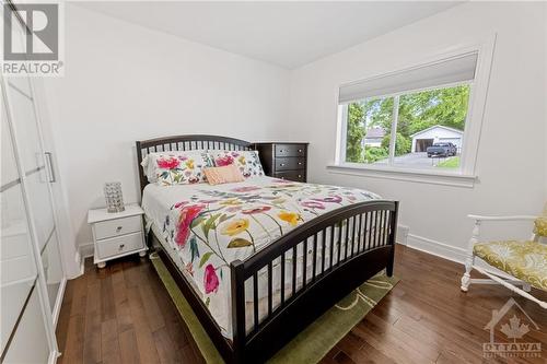 1632 Drake Avenue, Ottawa, ON - Indoor Photo Showing Bedroom