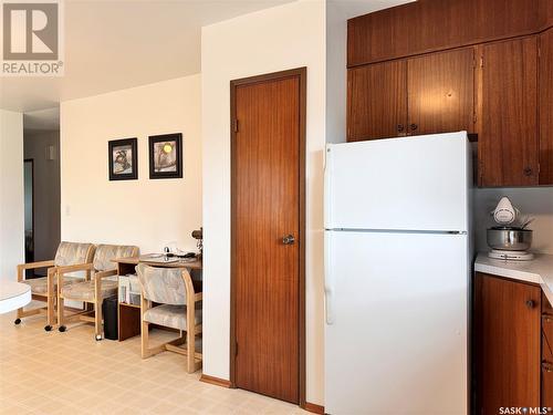 1008 2Nd Avenue, Raymore, SK - Indoor Photo Showing Kitchen