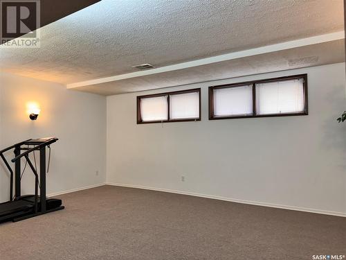 1008 2Nd Avenue, Raymore, SK - Indoor