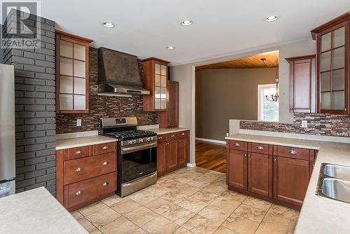 7125 Valleyview Drive, Prince George, BC - Indoor Photo Showing Kitchen