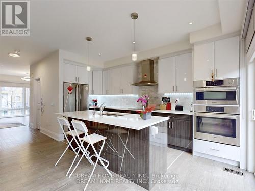32 Kenneth Wood Crescent, Toronto, ON - Indoor Photo Showing Kitchen With Upgraded Kitchen