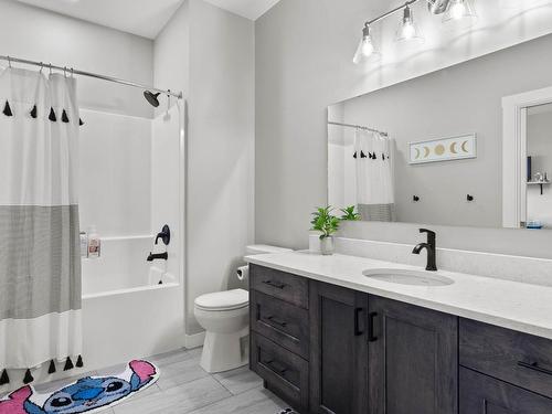 3797 Princeton Kaml Hwy, Kamloops, BC - Indoor Photo Showing Bathroom