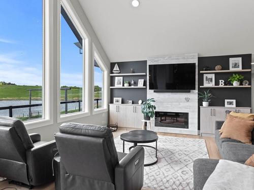 3797 Princeton Kaml Hwy, Kamloops, BC - Indoor Photo Showing Living Room With Fireplace