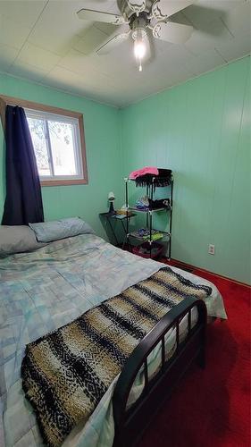 450 Pth 9 Highway, Winnipeg Beach, MB - Indoor Photo Showing Bedroom