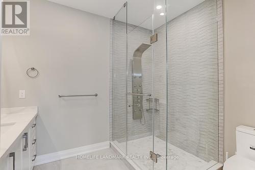 28 Mcgurran Lane, Richmond Hill, ON - Indoor Photo Showing Bathroom