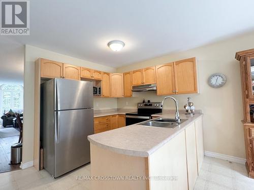 37 Player Drive, Barrie, ON - Indoor Photo Showing Kitchen With Double Sink