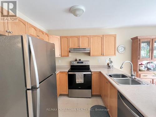37 Player Drive, Barrie, ON - Indoor Photo Showing Kitchen With Stainless Steel Kitchen With Double Sink