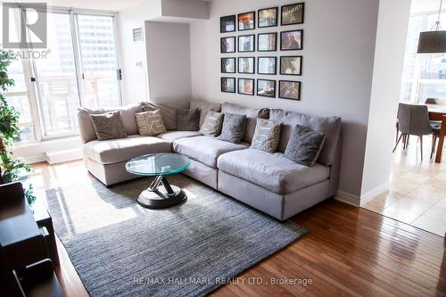 1902 - 43 Eglinton Avenue E, Toronto, ON - Indoor Photo Showing Living Room