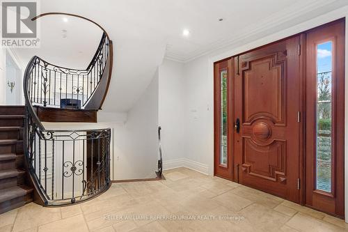 19 Forest Glen Crescent, Toronto, ON - Indoor Photo Showing Laundry Room