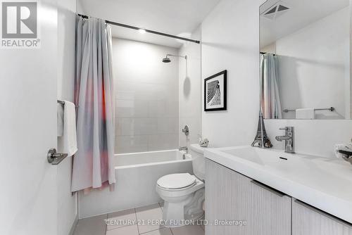 2104 - 225 Sumach Street S, Toronto, ON - Indoor Photo Showing Bathroom