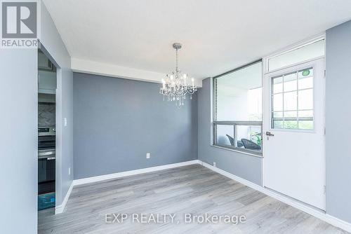 510 - 10 Edgecliff Golfway, Toronto, ON - Indoor Photo Showing Other Room