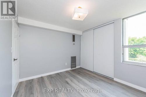 510 - 10 Edgecliff Golfway, Toronto, ON - Indoor Photo Showing Other Room