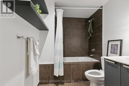 722 - 95 Bathurst Street, Toronto, ON - Indoor Photo Showing Bathroom