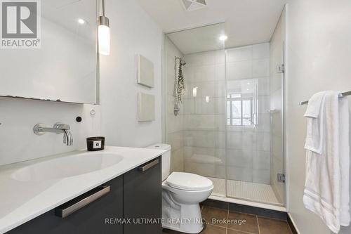 722 - 95 Bathurst Street, Toronto, ON - Indoor Photo Showing Bathroom