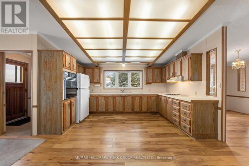 3 Inlet Court, Georgina, ON - Indoor Photo Showing Kitchen