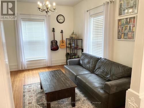 92 Cedar Street, Belleville, ON - Indoor Photo Showing Living Room