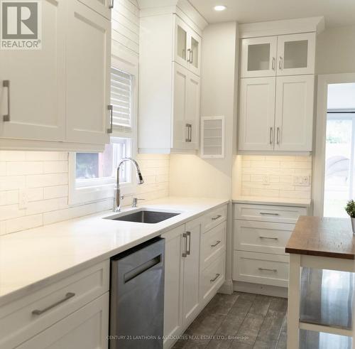 92 Cedar Street, Belleville, ON - Indoor Photo Showing Kitchen With Upgraded Kitchen