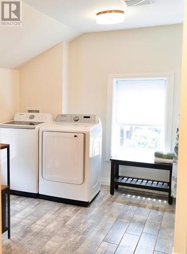 92 Cedar Street, Belleville, ON - Indoor Photo Showing Laundry Room