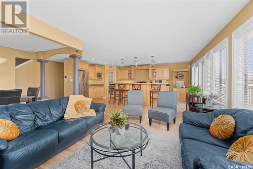 233 Wood Lily Drive, Moose Jaw, SK - Indoor Photo Showing Living Room
