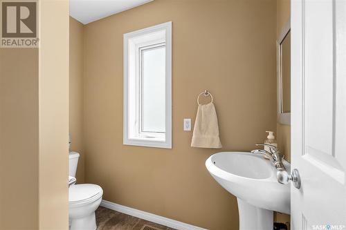 233 Wood Lily Drive, Moose Jaw, SK - Indoor Photo Showing Bathroom