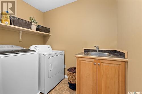 233 Wood Lily Drive, Moose Jaw, SK - Indoor Photo Showing Laundry Room