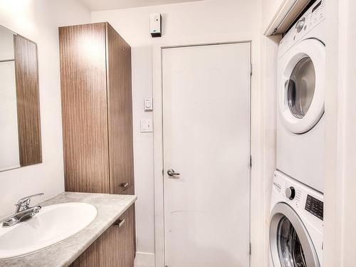 Bathroom - 303-25 Av. Ernest-Rochette, La Prairie, QC - Indoor Photo Showing Laundry Room