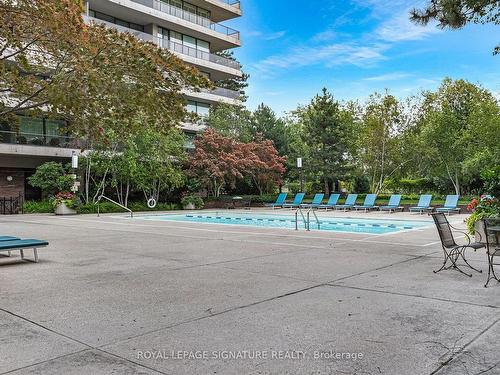 1201-20 Avoca Ave, Toronto, ON - Outdoor