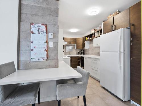 Coin-repas - 304-100 Rue Sacré-Coeur, Longueuil (Le Vieux-Longueuil), QC - Indoor Photo Showing Kitchen