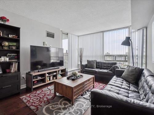 710-75 King St E, Mississauga, ON - Indoor Photo Showing Living Room