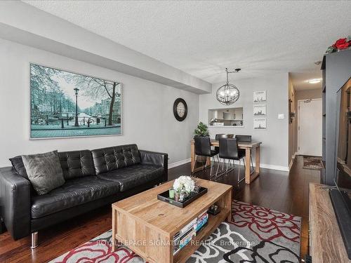 710-75 King St E, Mississauga, ON - Indoor Photo Showing Living Room