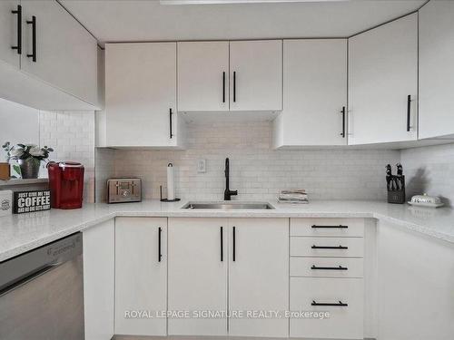 710-75 King St E, Mississauga, ON - Indoor Photo Showing Kitchen With Upgraded Kitchen