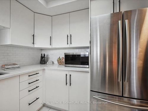 710-75 King St E, Mississauga, ON - Indoor Photo Showing Kitchen With Upgraded Kitchen