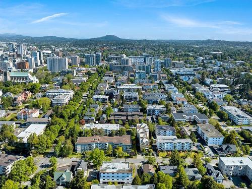 101-1021 Collinson St, Victoria, BC - Outdoor With View