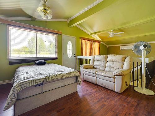 Chambre Ã Â coucher - 546 6E Avenue Lac-Capri, Saint-Colomban, QC - Indoor Photo Showing Bedroom