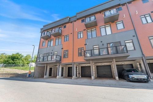 Back Exterior - 2 Willow Street|Unit #73, Paris, ON - Outdoor With Balcony With Facade