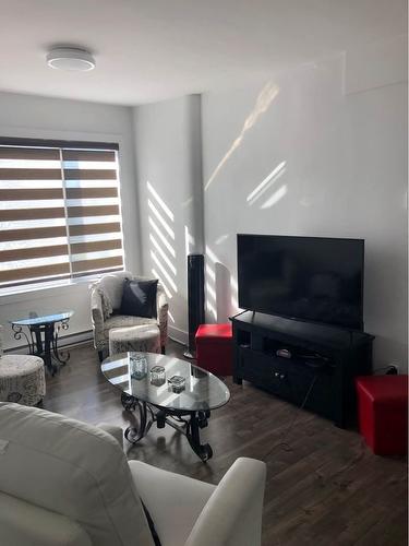 Dwelling - 450  - 452 Rue Laviolette, Saint-Jérôme, QC - Indoor Photo Showing Living Room