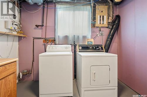 712 Albert Avenue, Saskatoon, SK - Indoor Photo Showing Laundry Room